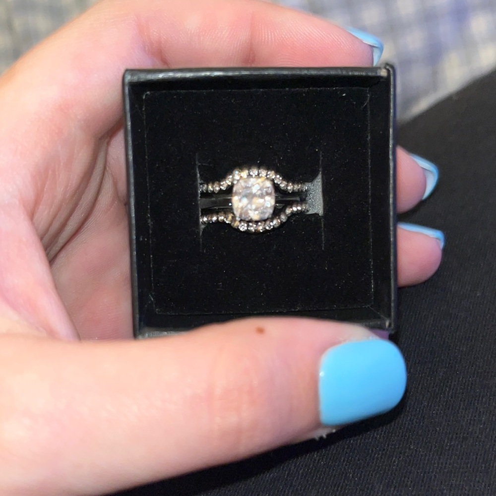 I got this ring off of Amazon but, don’t let that scare you! It’s AMAZING!!